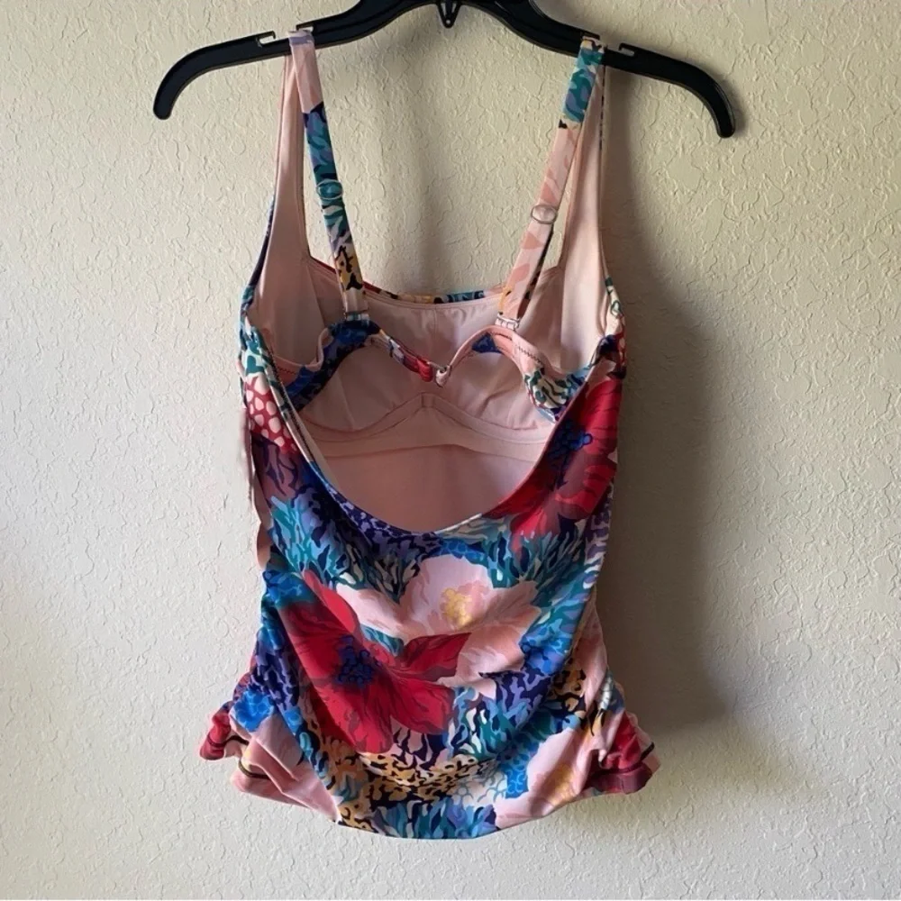 Athleta women square